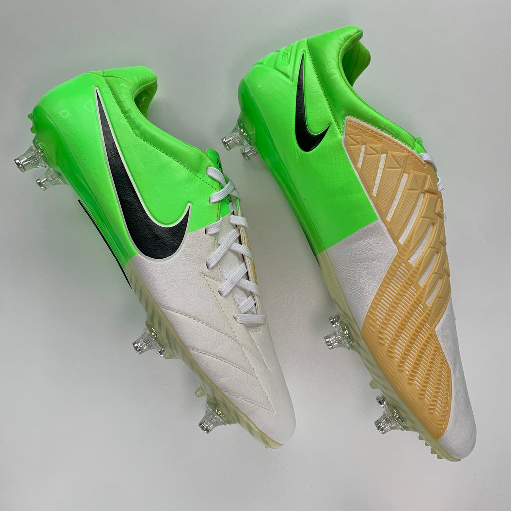 Nike Total 90 Laser IV Elite SG-Pro