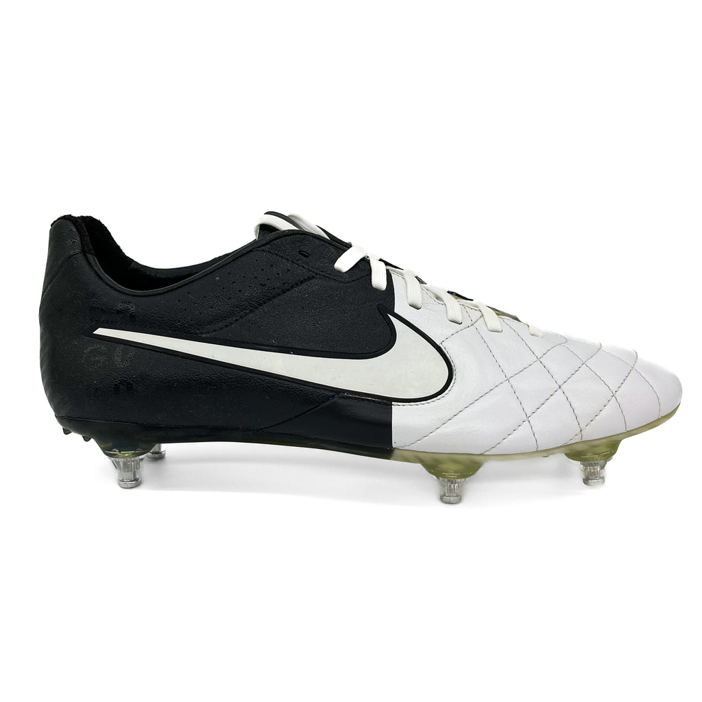 Nike Tiempo Legend IV SG-Pro Clash